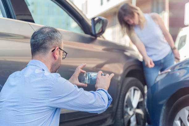 Professional Full Coverage Car Insurance technician working in Clarksville, IN